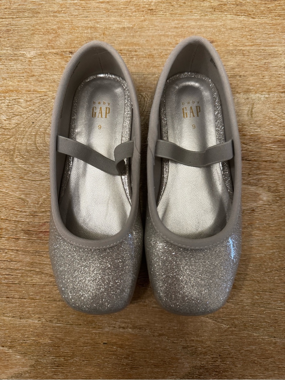 GAP toddler Girls Glitter Mary Jane Flats - Silver Gray